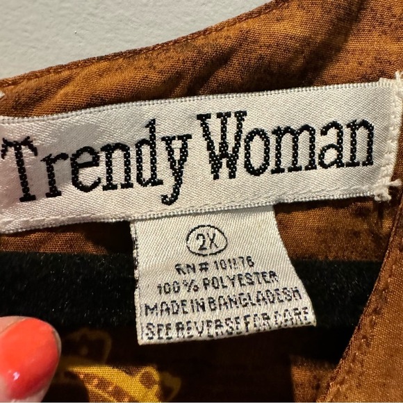 Trendy Woman Brown Paisley Maxi Dress | Size 2X - Picture 6 of 10